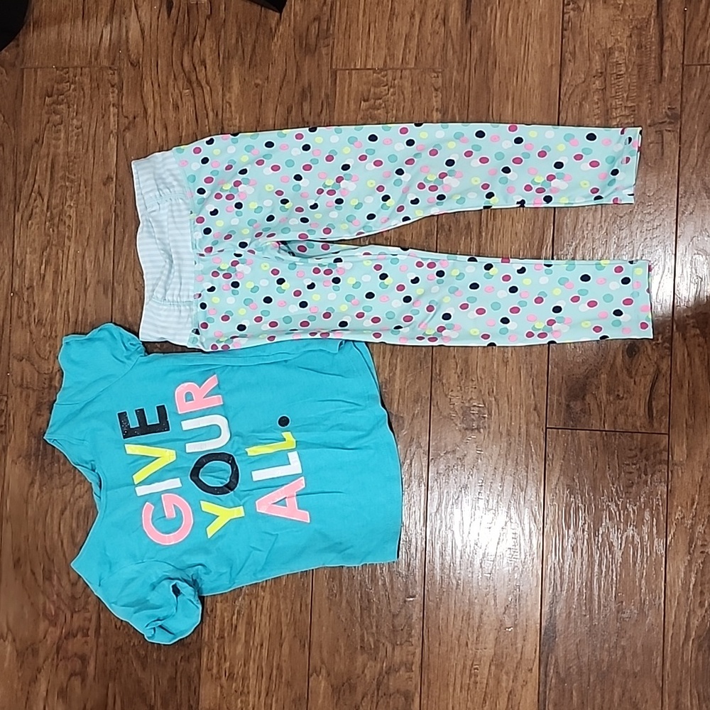 Girl's shirt and leggings size 5-6